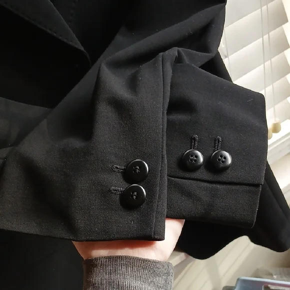 Armani Collezioni Women's Black Blazer - Made In Italy - Picture 5 of 14